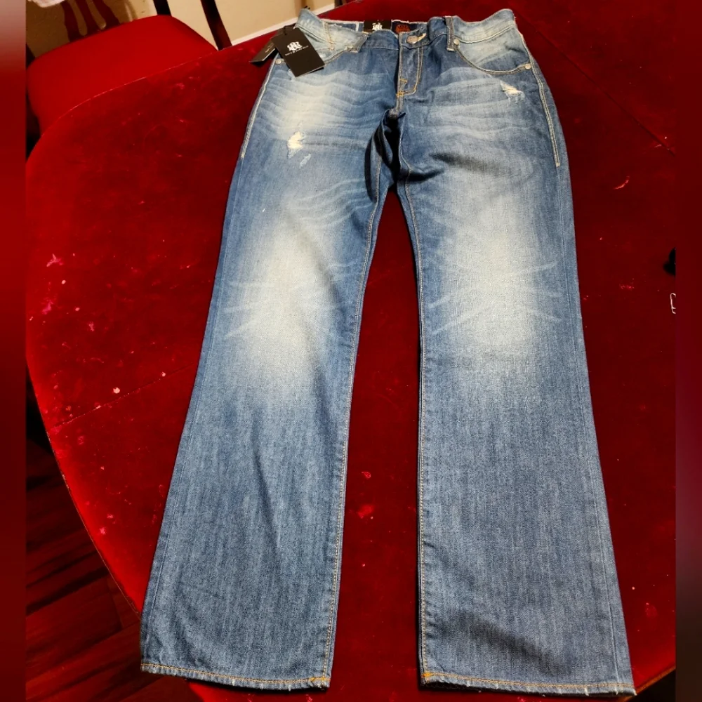 Rock And Republic  Men's Jeans 31x32 Straight Leg Casual Distressed - Picture 8 of 16